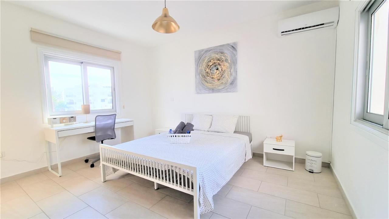 Spacious Lightflooded 2Br Apt / Near Center & Harbour Larnaca Zewnętrze zdjęcie