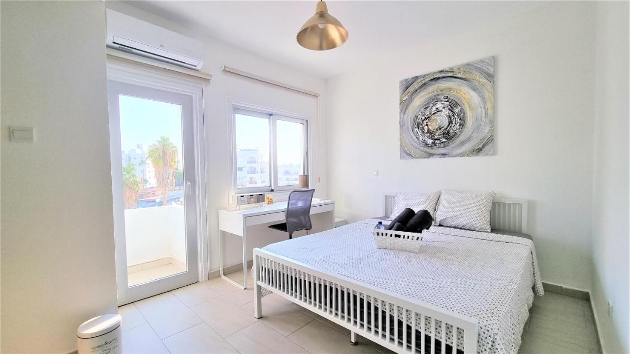 Spacious Lightflooded 2Br Apt / Near Center & Harbour Larnaca Zewnętrze zdjęcie