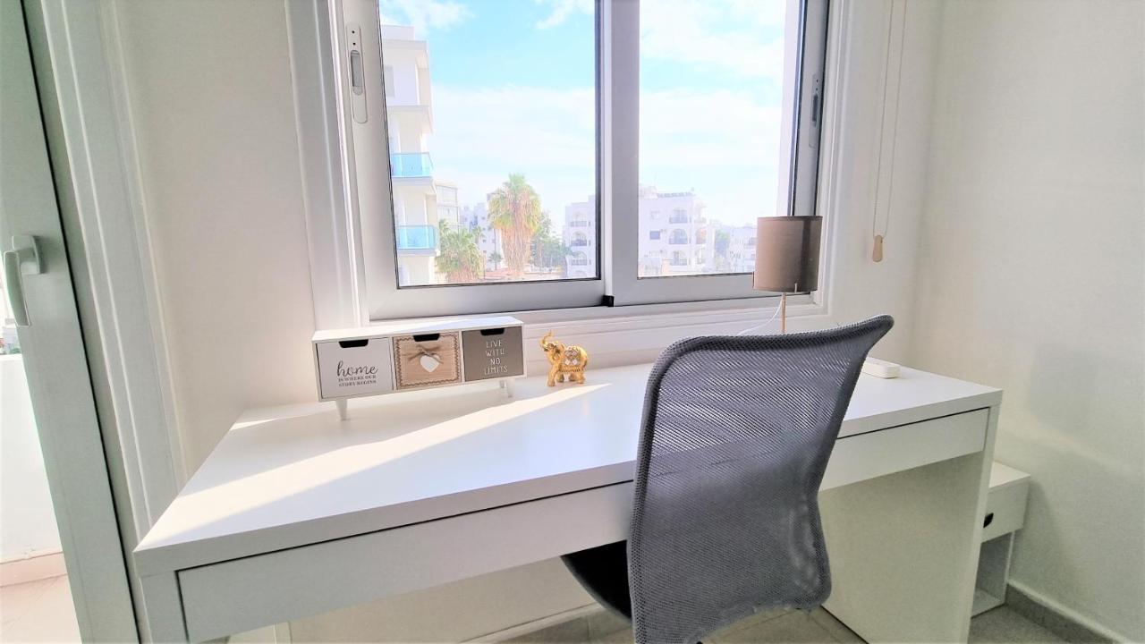 Spacious Lightflooded 2Br Apt / Near Center & Harbour Larnaca Zewnętrze zdjęcie