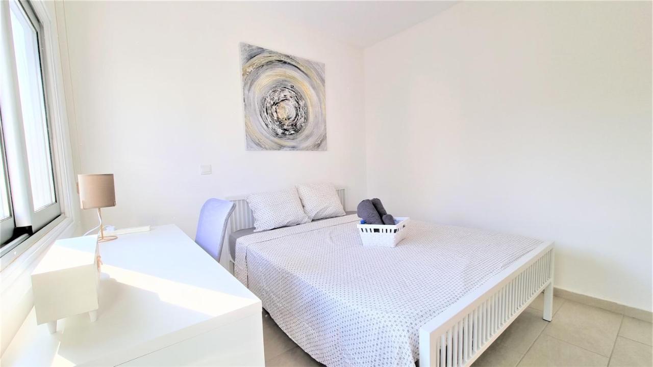 Spacious Lightflooded 2Br Apt / Near Center & Harbour Larnaca Zewnętrze zdjęcie