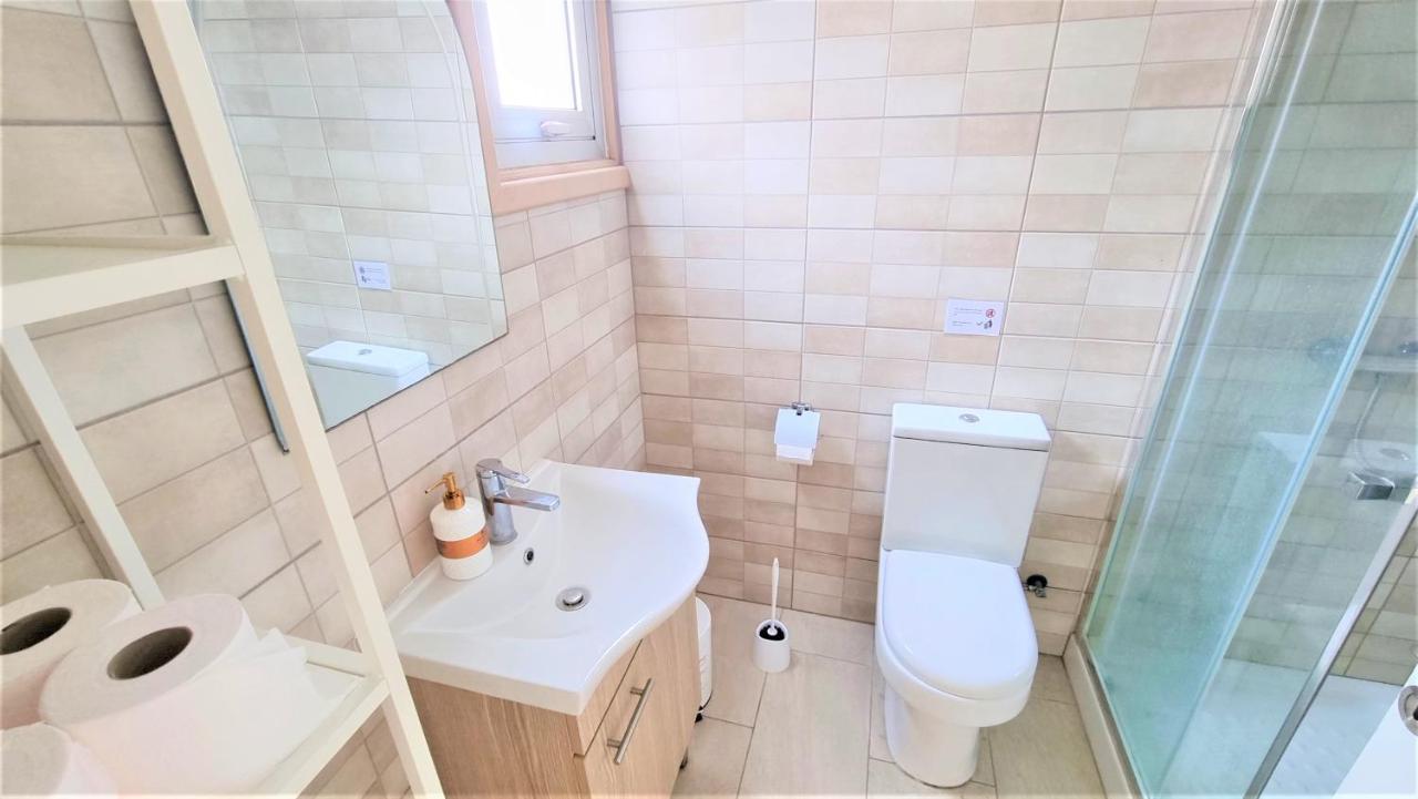 Spacious Lightflooded 2Br Apt / Near Center & Harbour Larnaca Zewnętrze zdjęcie